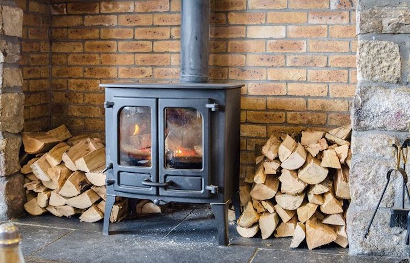 Wood Burning Stove Guide and tips to check in 2023.